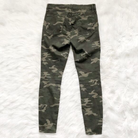 GOOD AMERICAN Good Waist Camo Skinny Jeans! - Picture 7 of 8